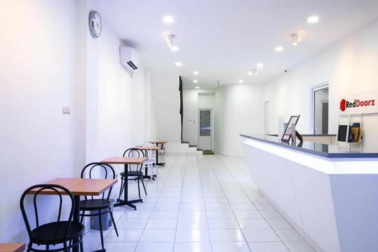 Reddoorz Hostel Near Taman Puring Τζακάρτα Εξωτερικό φωτογραφία